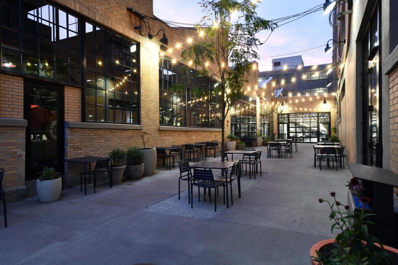 Apartamento Free Parking! Downtown Lucas Oil- Conv Center Skywalk #3