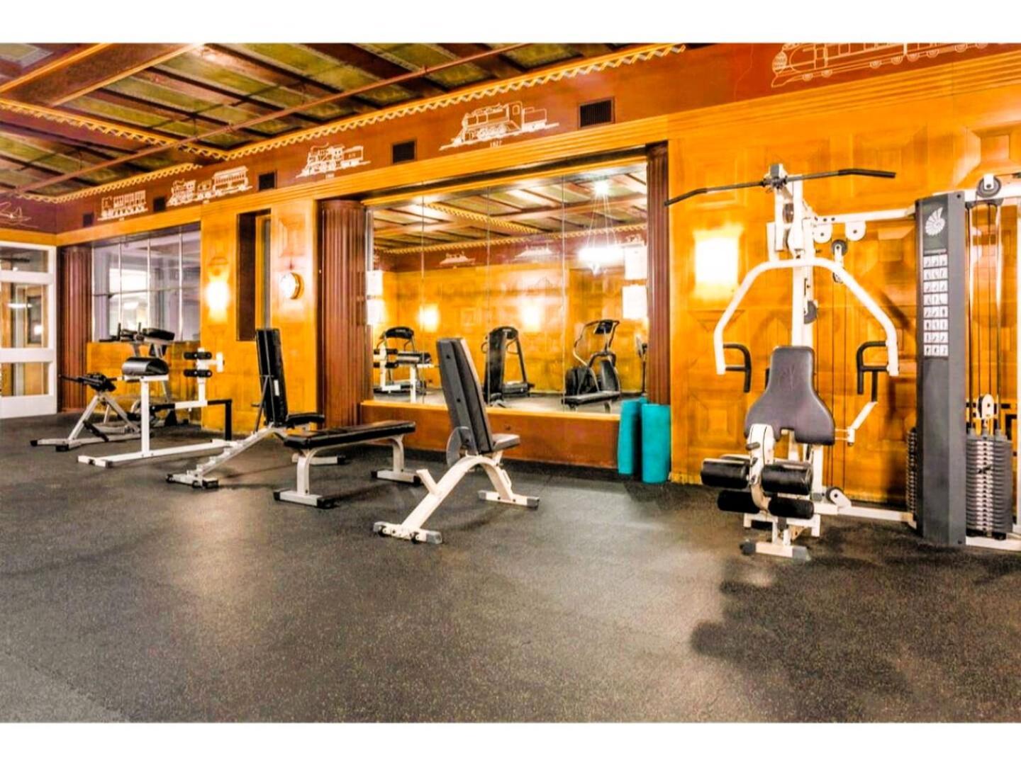 Free Parking! Downtown Lucas Oil- Conv Center Skywalk #3 Apartamento