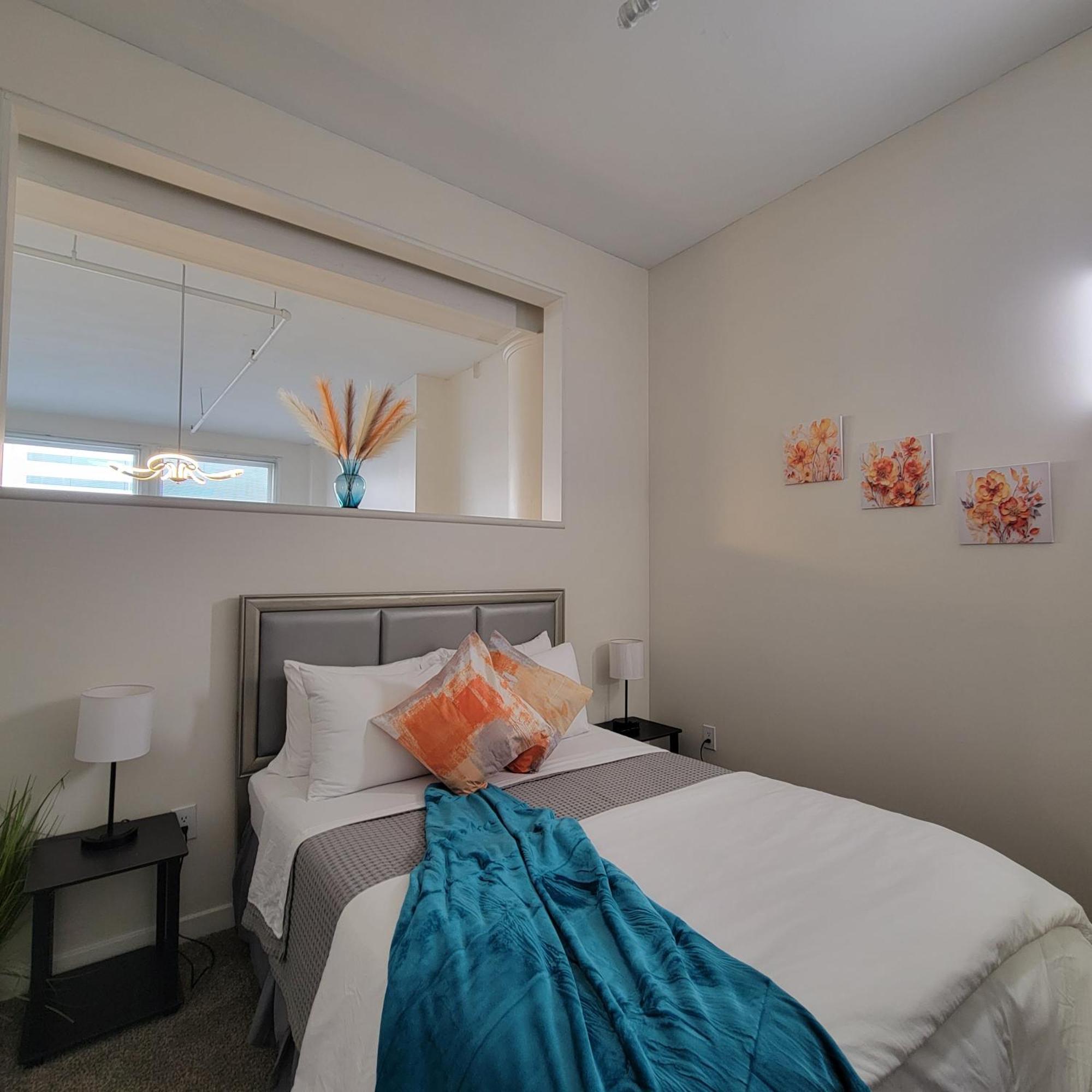 Apartamento Free Parking! Downtown Lucas Oil- Conv Center Skywalk #3 *